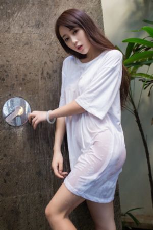 女大学生的红色日记